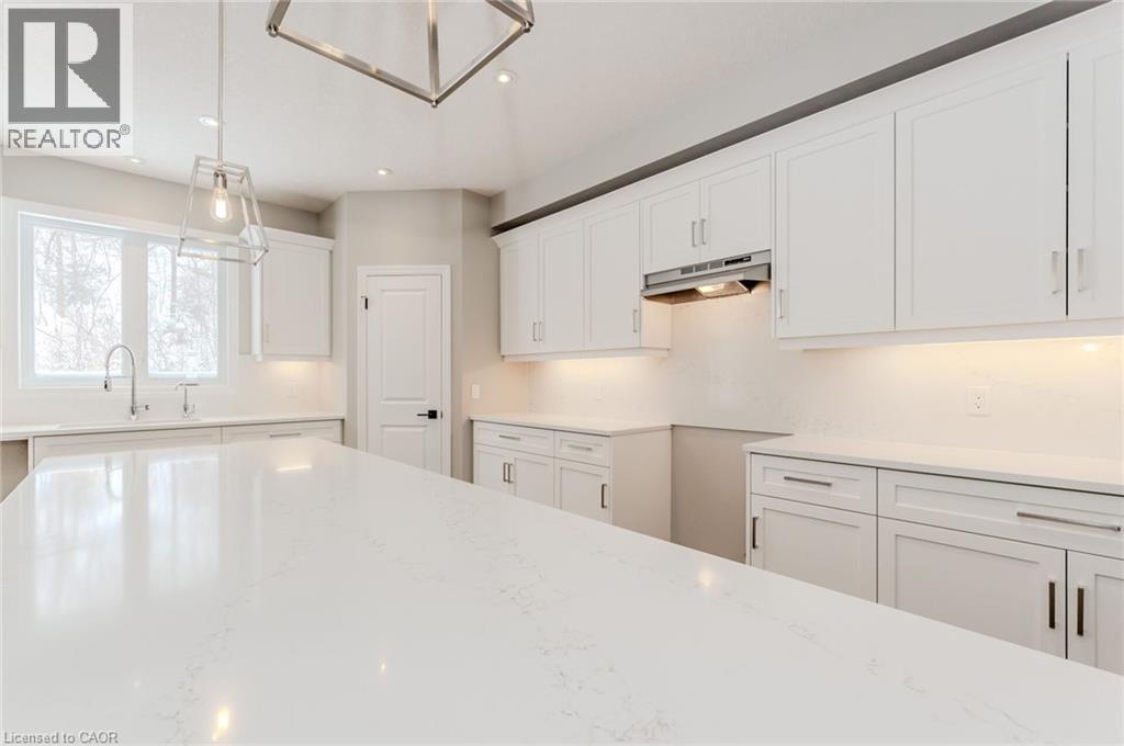 Photo 7 of 82 Quarry Park Drive, Kitchener ON