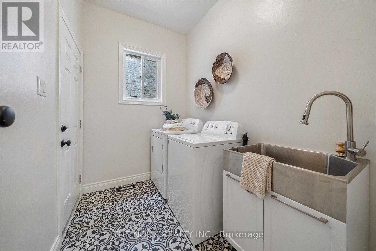 Photo 14 of 31 Queensplate Drive, Scugog ON