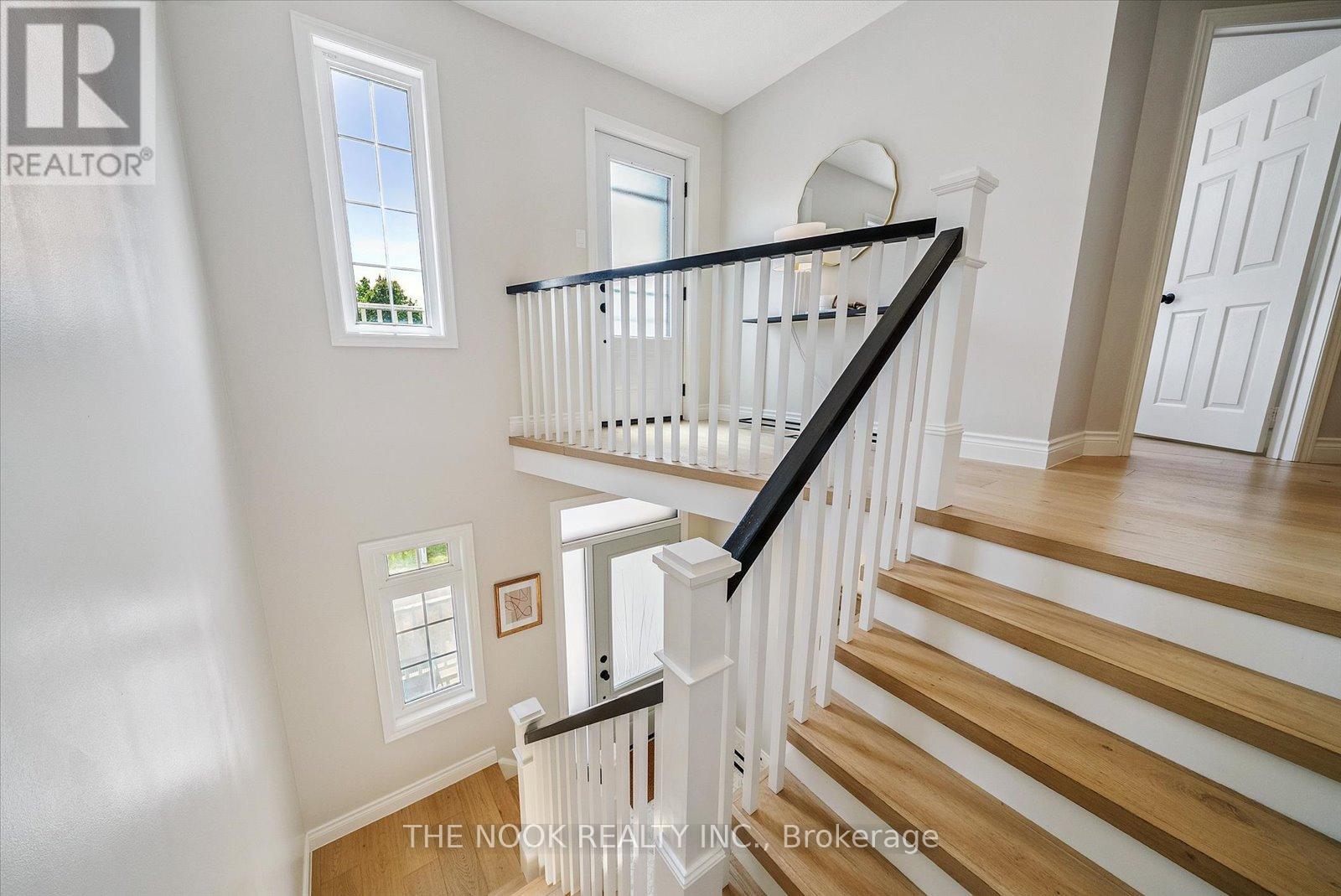 Photo 15 of 31 Queensplate Drive, Scugog ON