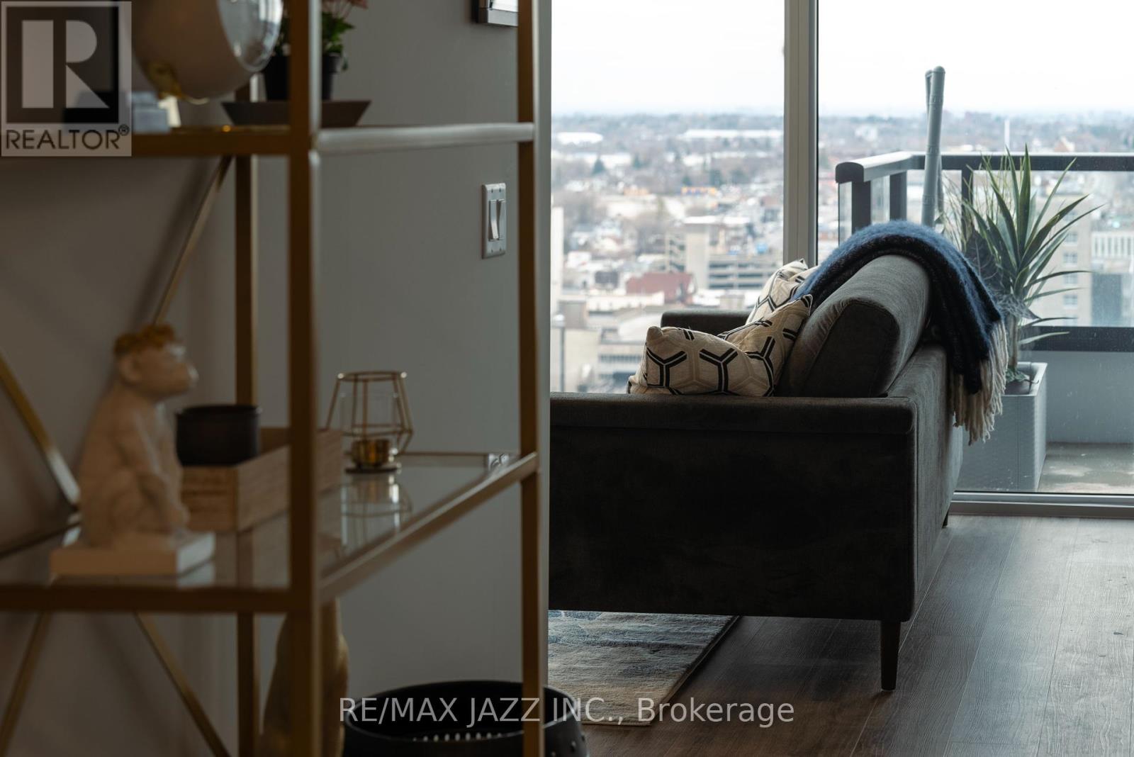 Photo 12 of 508 80 Bond Street E, Oshawa ON
