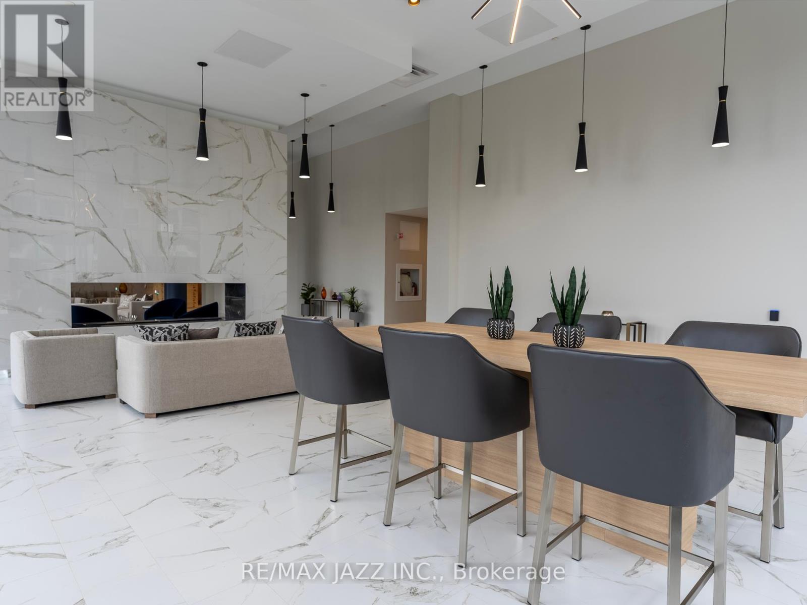 Photo 15 of 508 80 Bond Street E, Oshawa ON