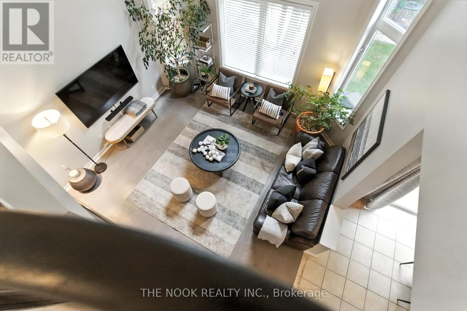 Photo 26 of 122 Estate Garden Drive, Richmond Hill ON