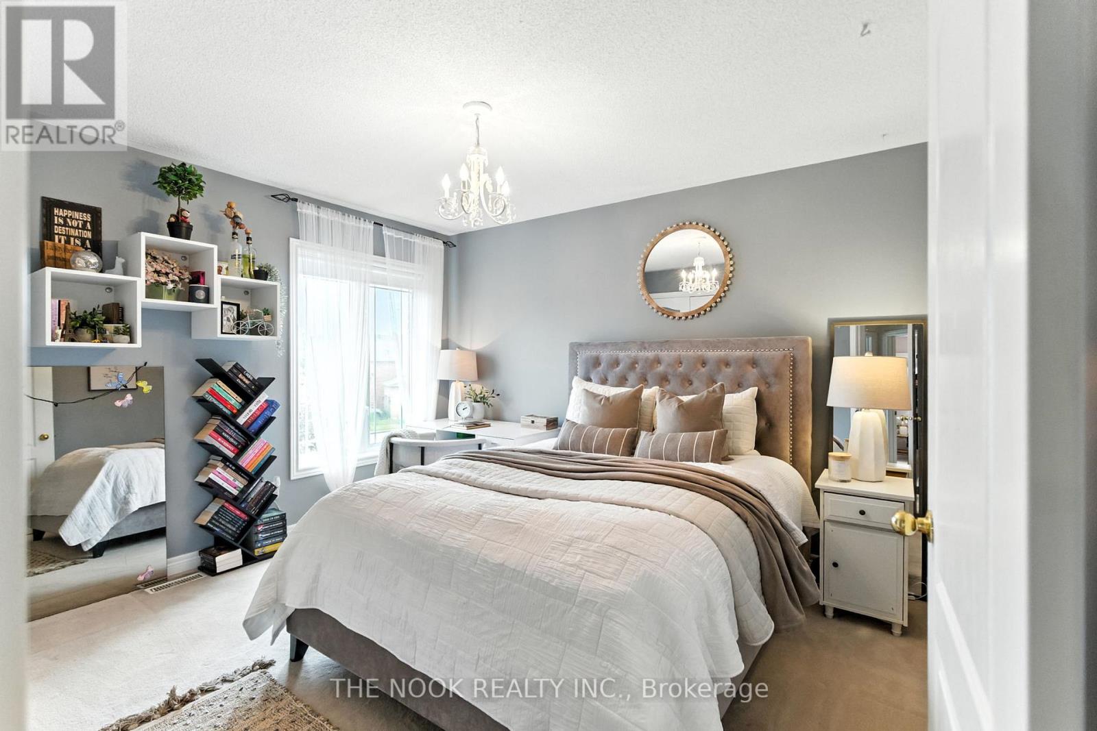 Photo 30 of 122 Estate Garden Drive, Richmond Hill ON