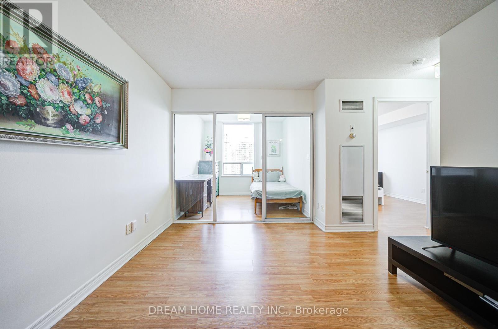 Photo 14 of 1531 68 Corporate Drive, Toronto ON