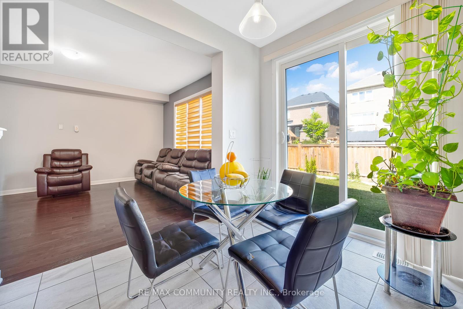 Photo 15 of 1064 Cameo Street, Pickering ON