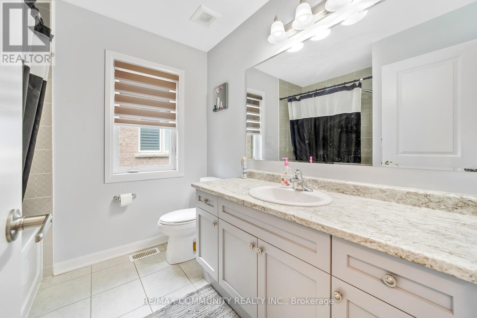 Photo 31 of 1064 Cameo Street, Pickering ON