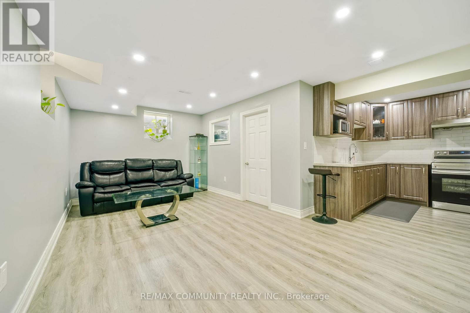Photo 34 of 1064 Cameo Street, Pickering ON