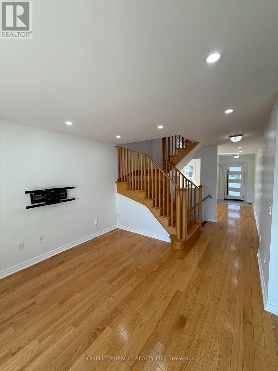Photo 12 of 55 Allworth Crescent, Clarington ON
