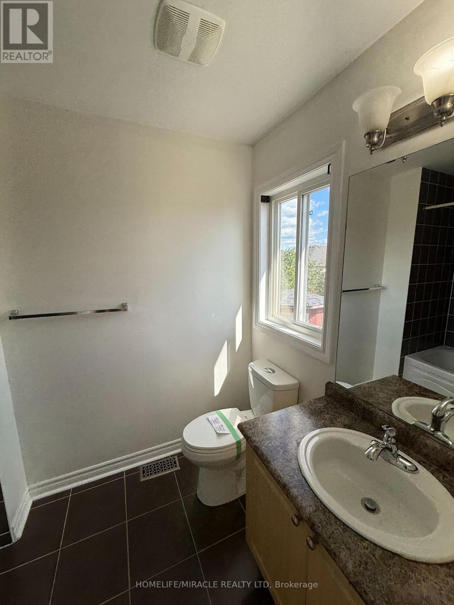 Photo 22 of 55 Allworth Crescent, Clarington ON