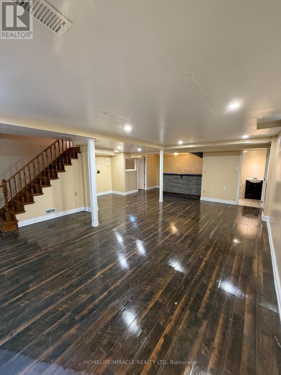 Photo 25 of 303 Delaney Drive, Ajax ON