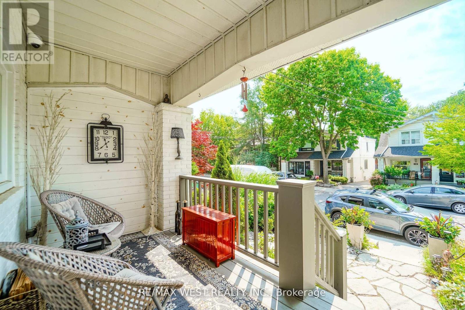 Photo 2 of 46 Rhyl Avenue, Toronto ON