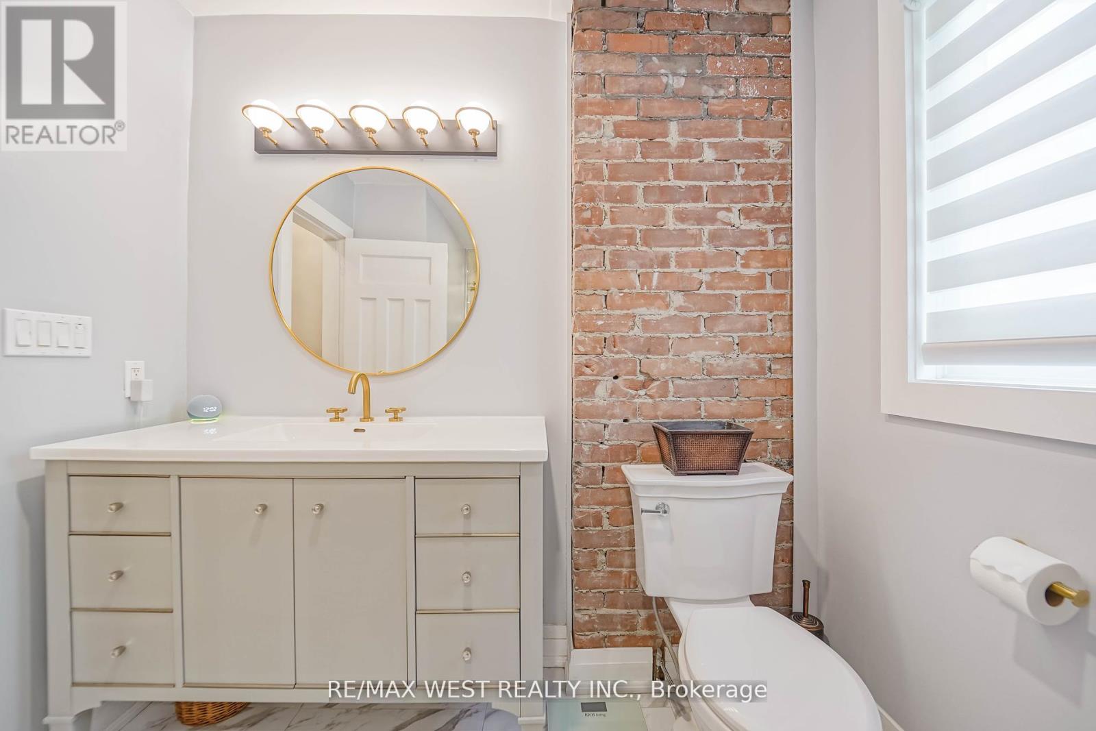 Photo 9 of 46 Rhyl Avenue, Toronto ON