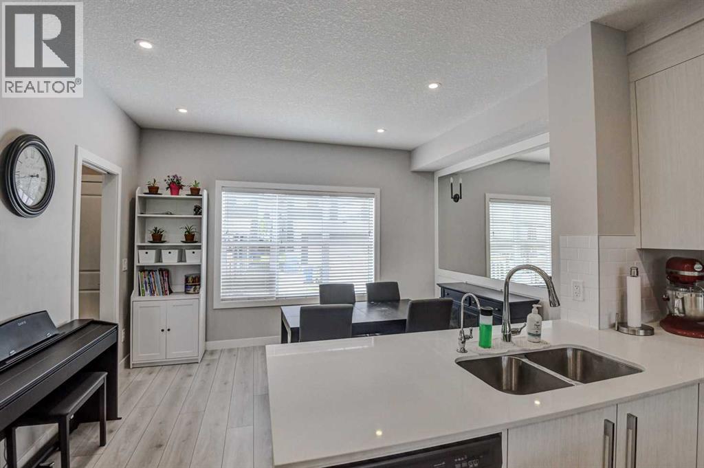 Photo 7 of 448 West Lakeview Drive, Chestermere AB