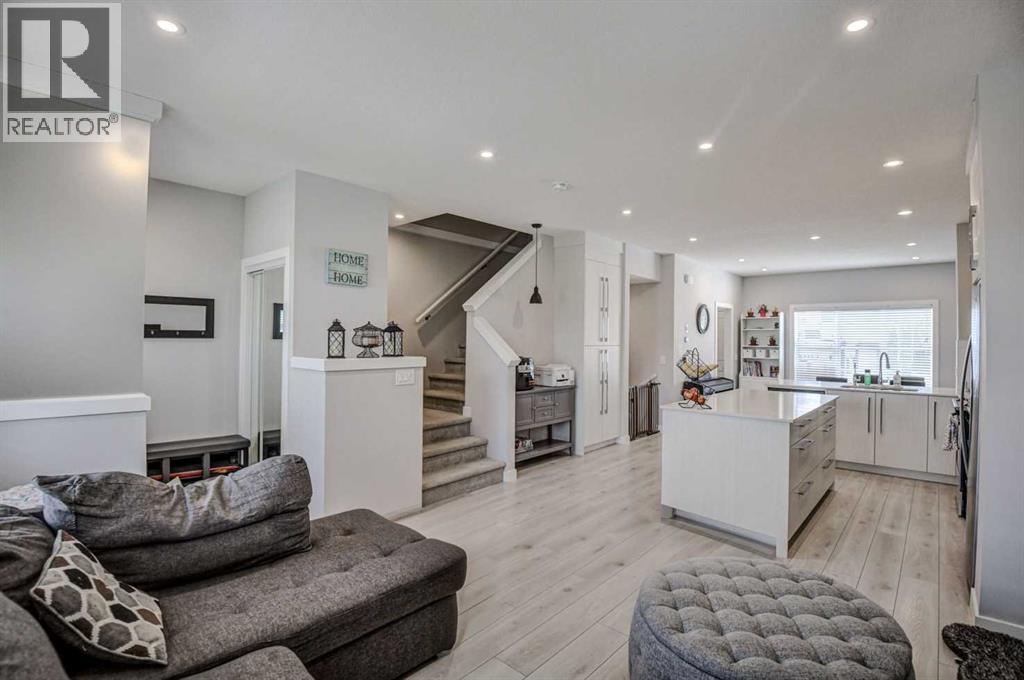 Photo 3 of 448 West Lakeview Drive, Chestermere AB