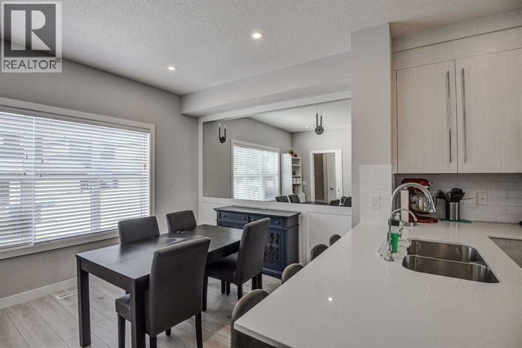 Photo 9 of 448 West Lakeview Drive, Chestermere AB