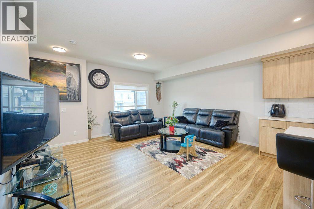 Photo 6 of 50 Cranbrook Gardens Se, Calgary AB