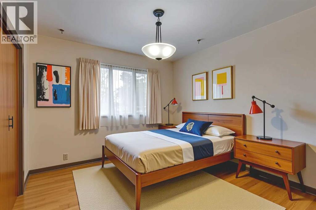 Photo 19 of 21 Wildwood Drive Sw, Calgary AB
