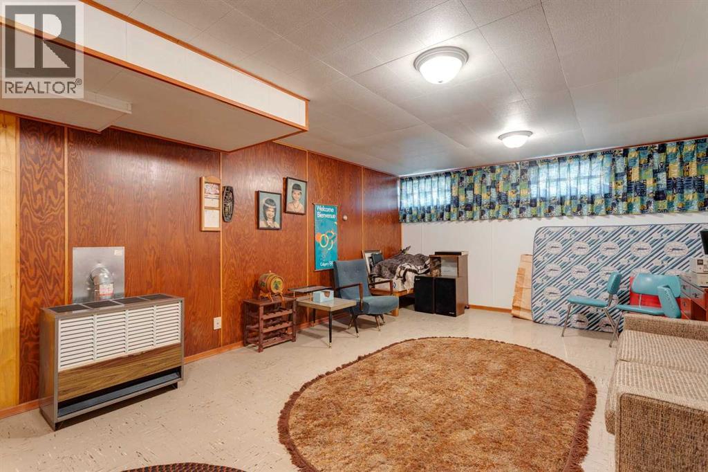 Photo 31 of 21 Wildwood Drive Sw, Calgary AB