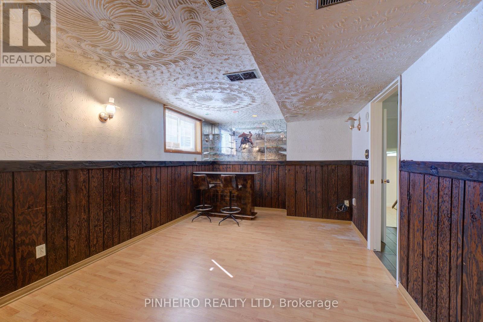 Photo 26 of 67 Harcroft Crescent, London South ON