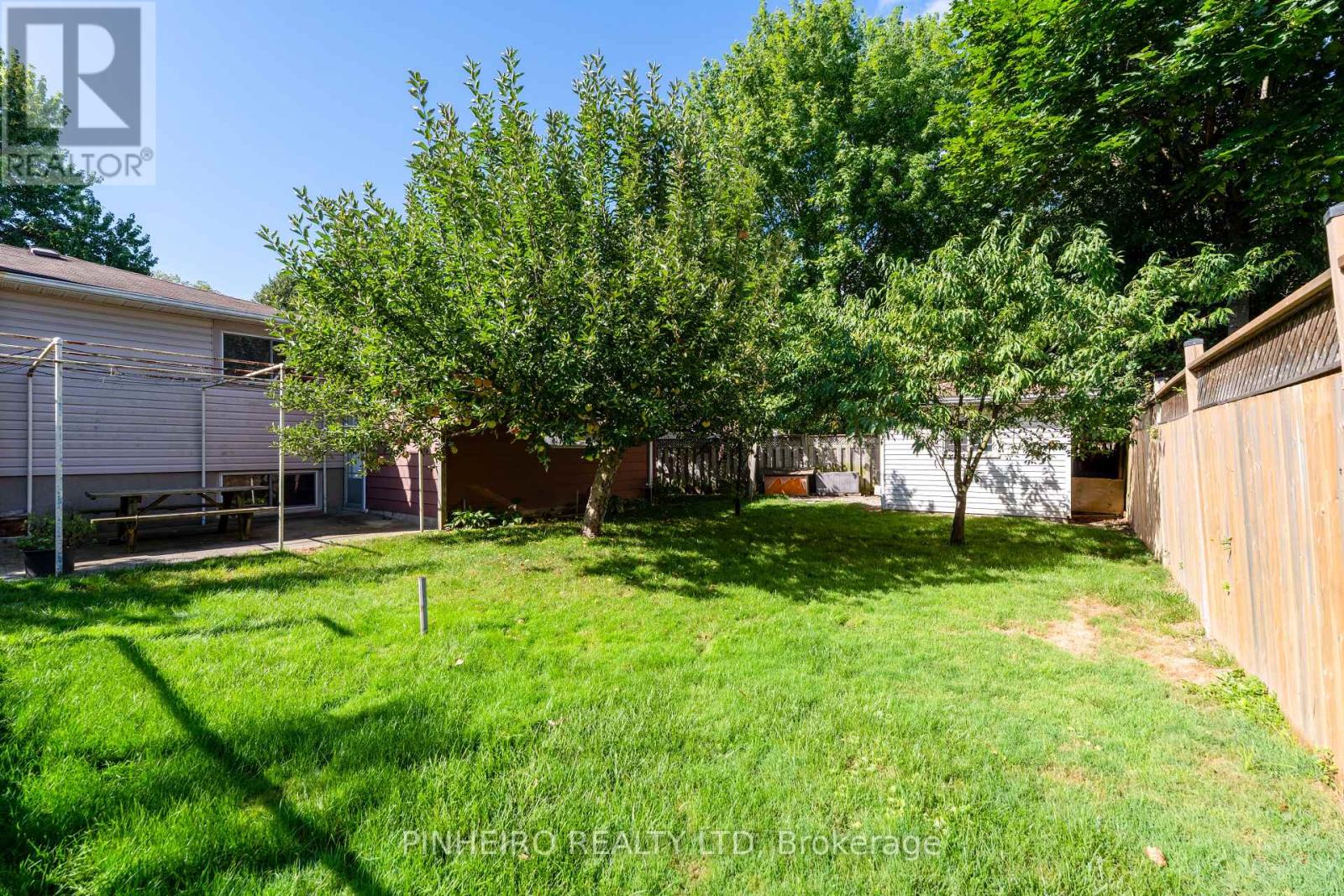 Photo 37 of 67 Harcroft Crescent, London South ON