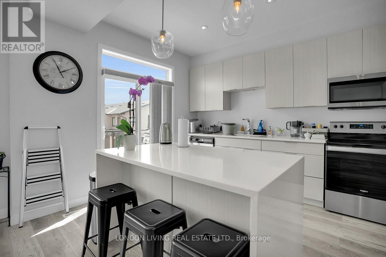 Photo 9 of 28 3380 Singleton Avenue, London South ON