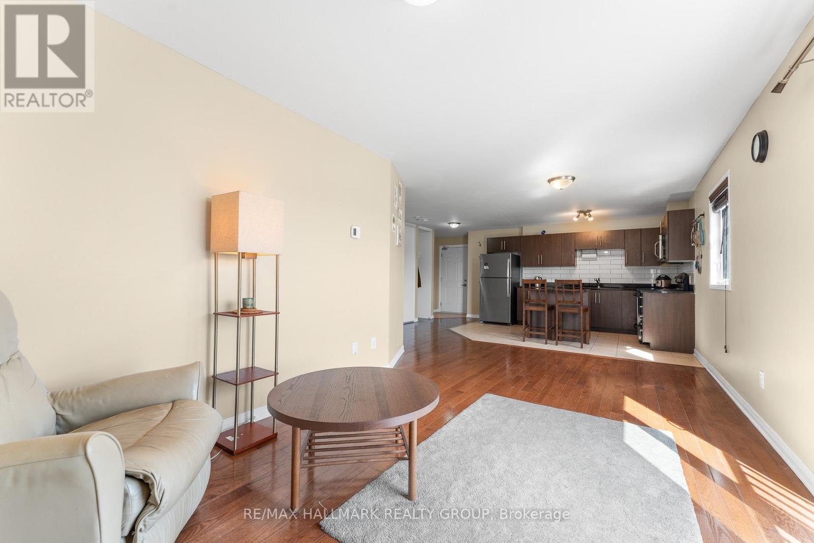 Photo 17 of 401 646 Cummings Avenue, Ottawa ON