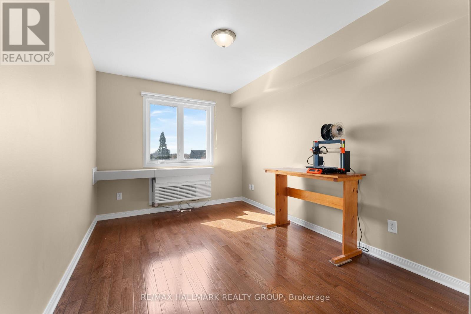 Photo 24 of 401 646 Cummings Avenue, Ottawa ON