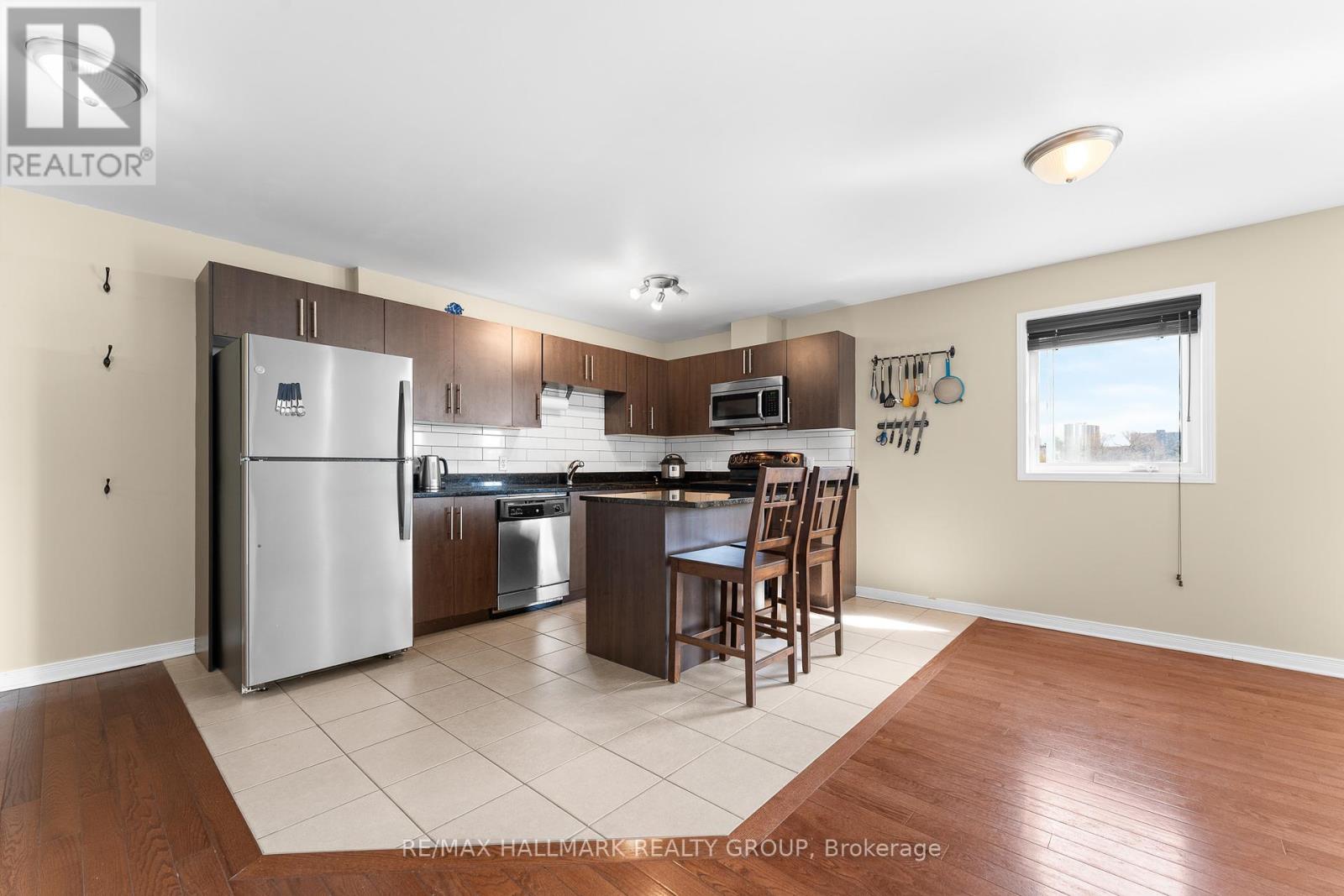 Photo 8 of 401 646 Cummings Avenue, Ottawa ON