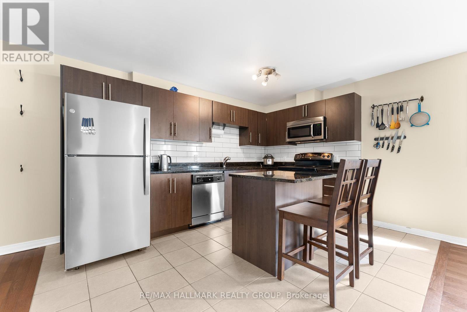 Photo 9 of 401 646 Cummings Avenue, Ottawa ON