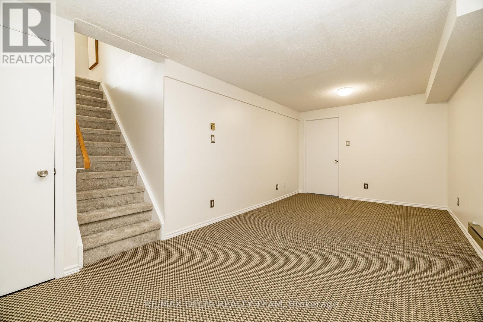 Photo 13 of 205 1720 Marsala Crescent, Ottawa ON