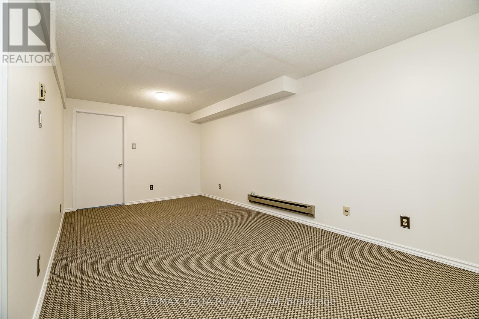 Photo 14 of 205 1720 Marsala Crescent, Ottawa ON