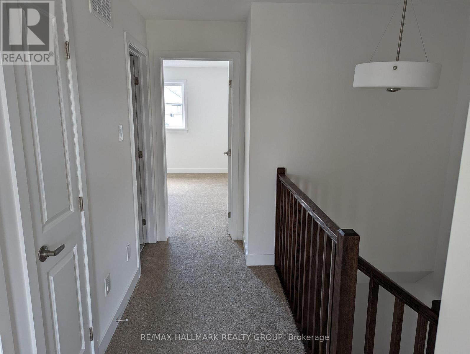 Photo 11 of 262 Darjeeling Avenue, Ottawa ON