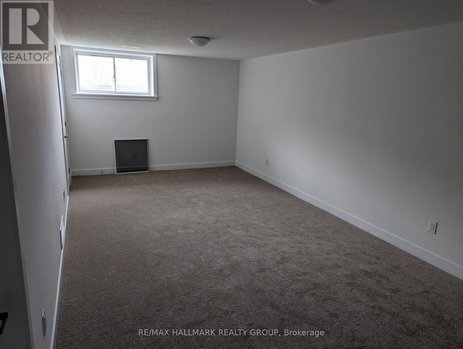Photo 15 of 262 Darjeeling Avenue, Ottawa ON