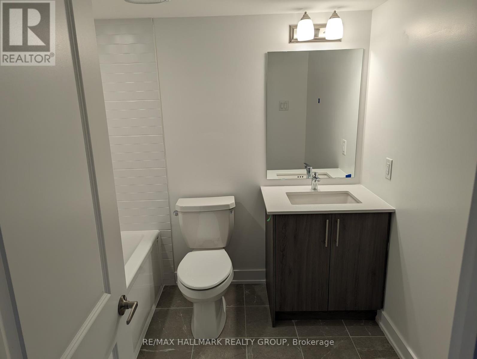 Photo 17 of 262 Darjeeling Avenue, Ottawa ON