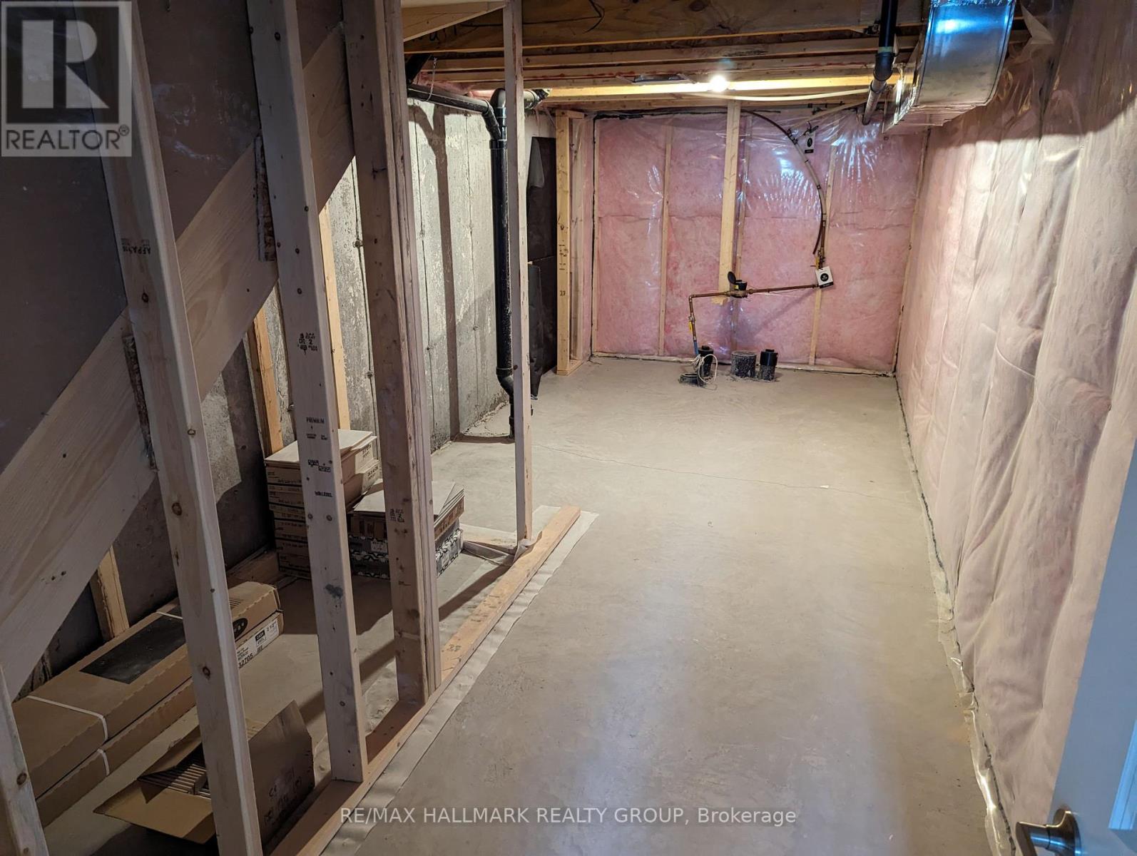 Photo 18 of 262 Darjeeling Avenue, Ottawa ON