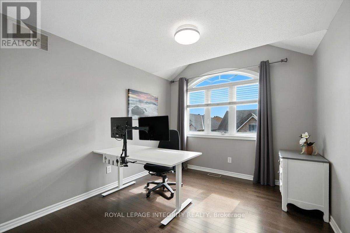 Photo 29 of 106 Trail Side Circle, Ottawa ON