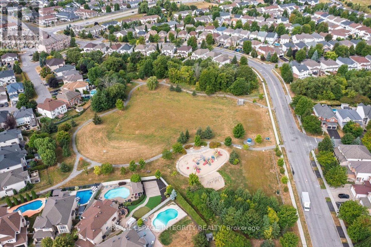 Photo 47 of 106 Trail Side Circle, Ottawa ON