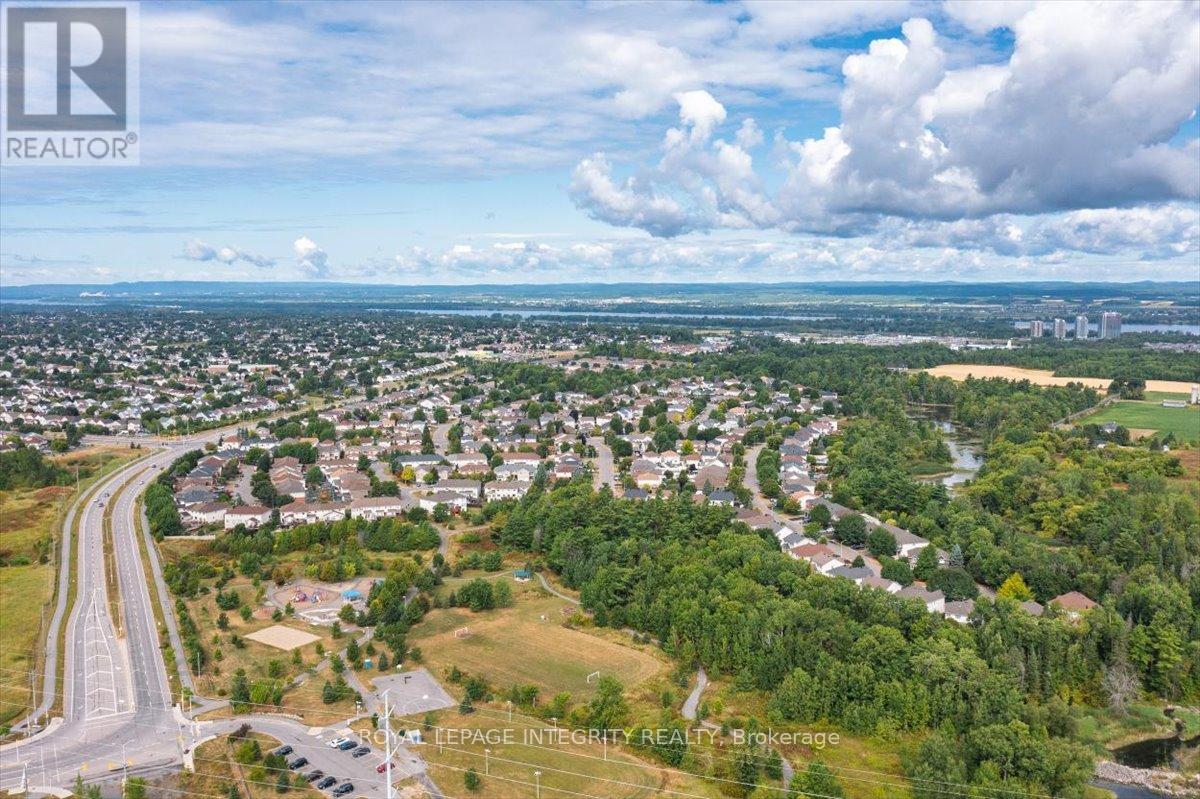 Photo 50 of 106 Trail Side Circle, Ottawa ON
