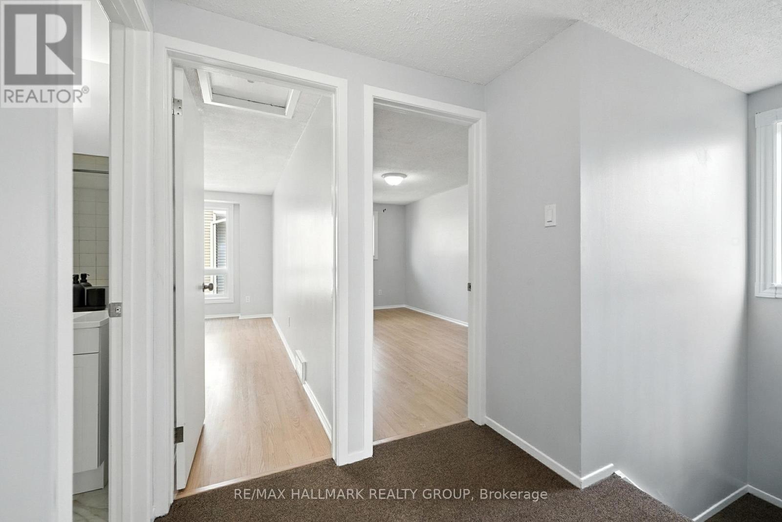 Photo 20 of 55 Fair Oaks Crescent, Ottawa ON