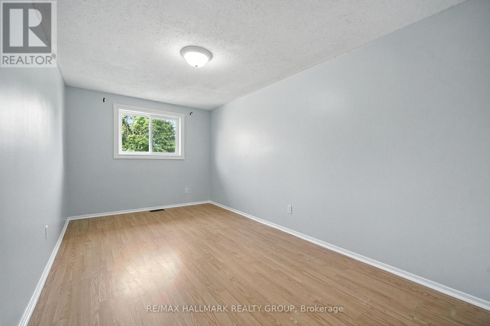 Photo 22 of 55 Fair Oaks Crescent, Ottawa ON