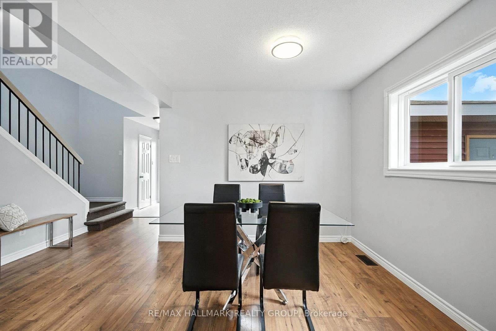 Photo 6 of 55 Fair Oaks Crescent, Ottawa ON