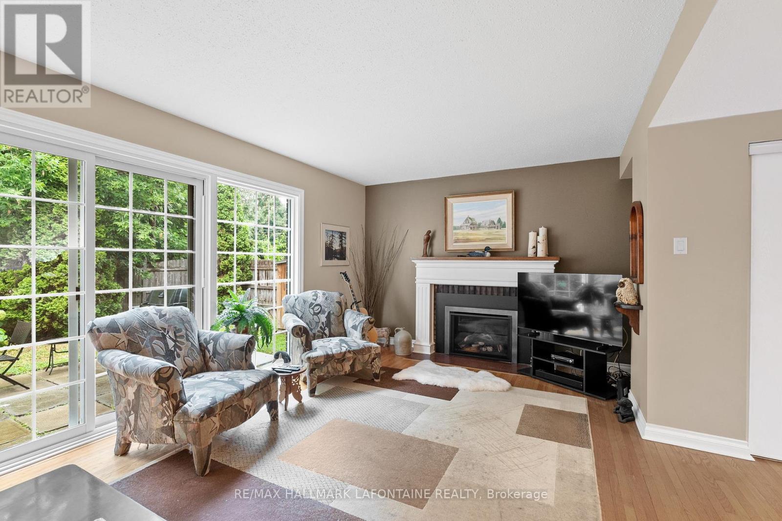 Photo 14 of 876 Walkley Road, Ottawa ON