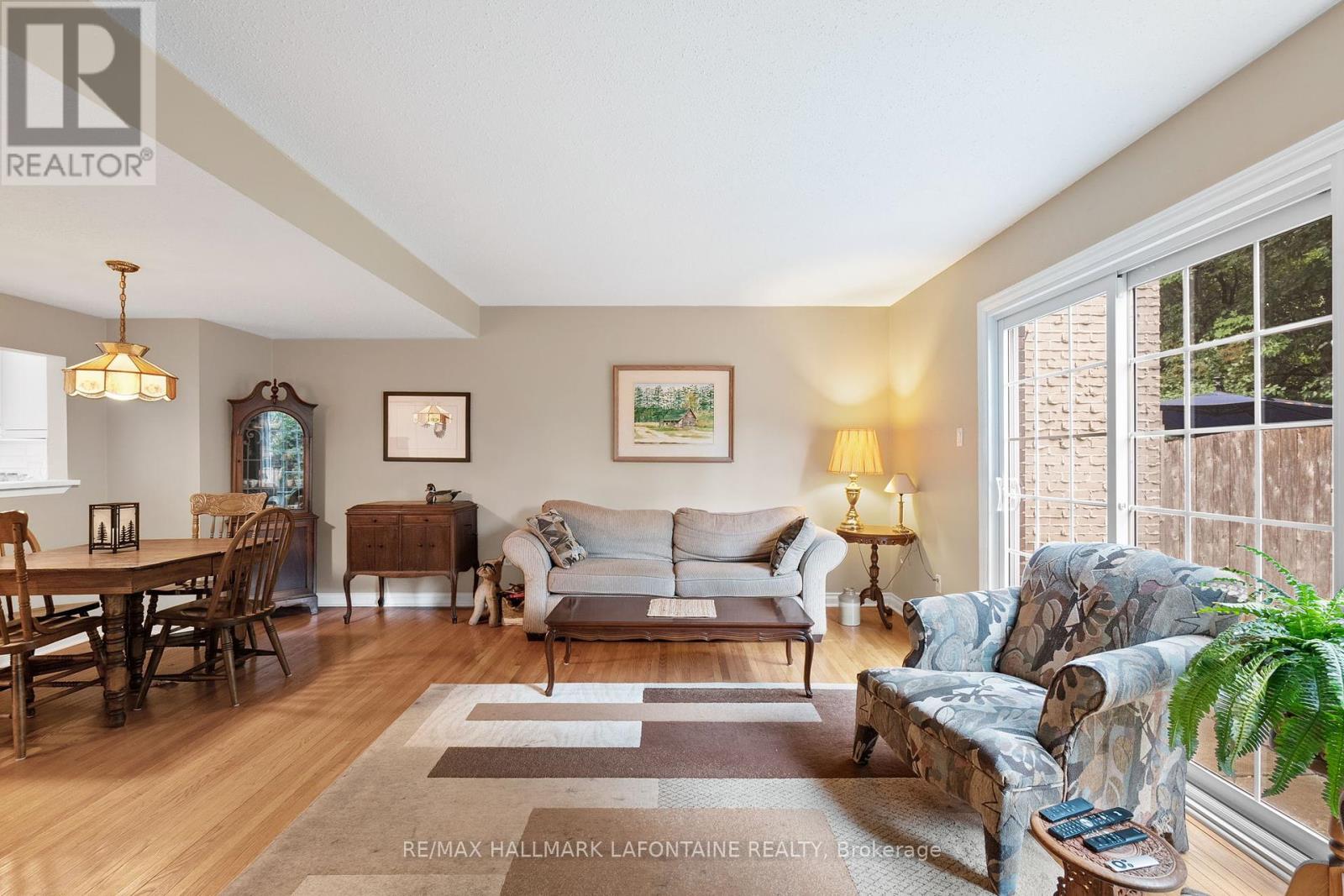 Photo 15 of 876 Walkley Road, Ottawa ON