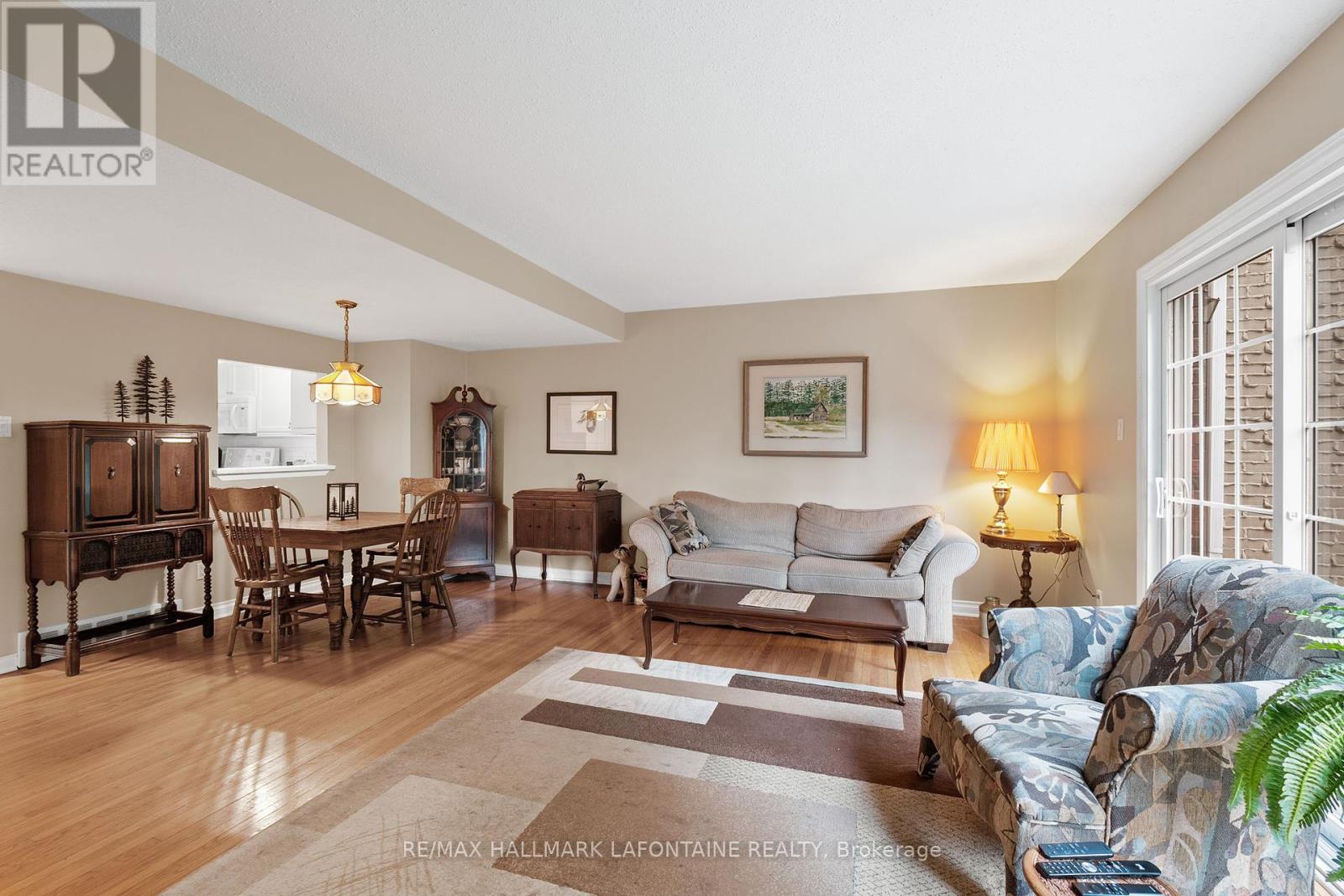 Photo 16 of 876 Walkley Road, Ottawa ON