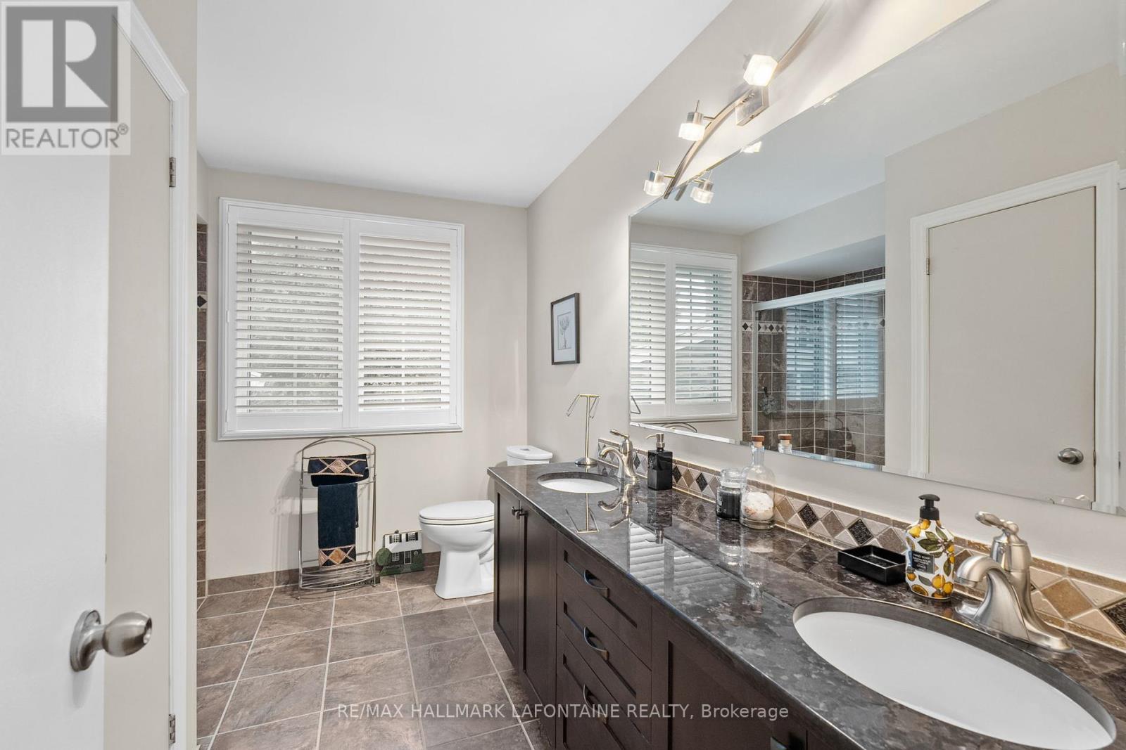 Photo 19 of 876 Walkley Road, Ottawa ON
