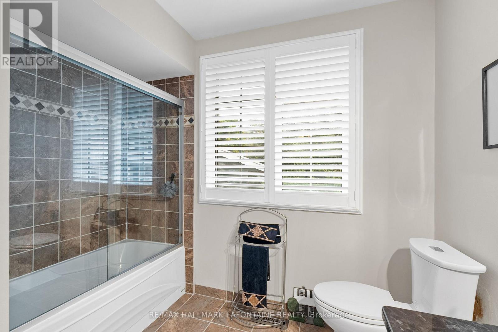 Photo 20 of 876 Walkley Road, Ottawa ON