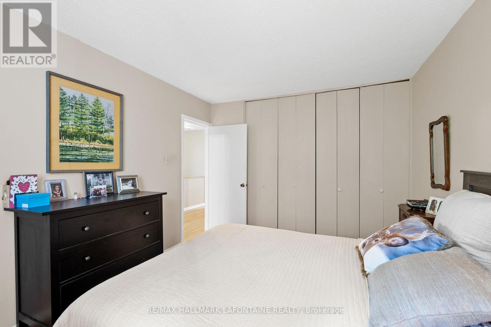 Photo 28 of 876 Walkley Road, Ottawa ON