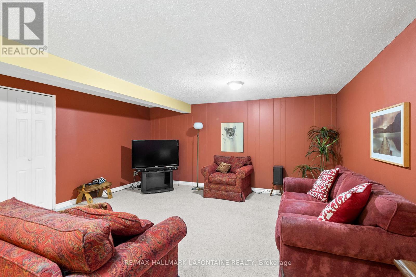 Photo 29 of 876 Walkley Road, Ottawa ON