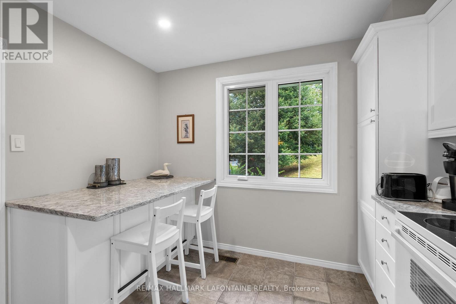 Photo 6 of 876 Walkley Road, Ottawa ON
