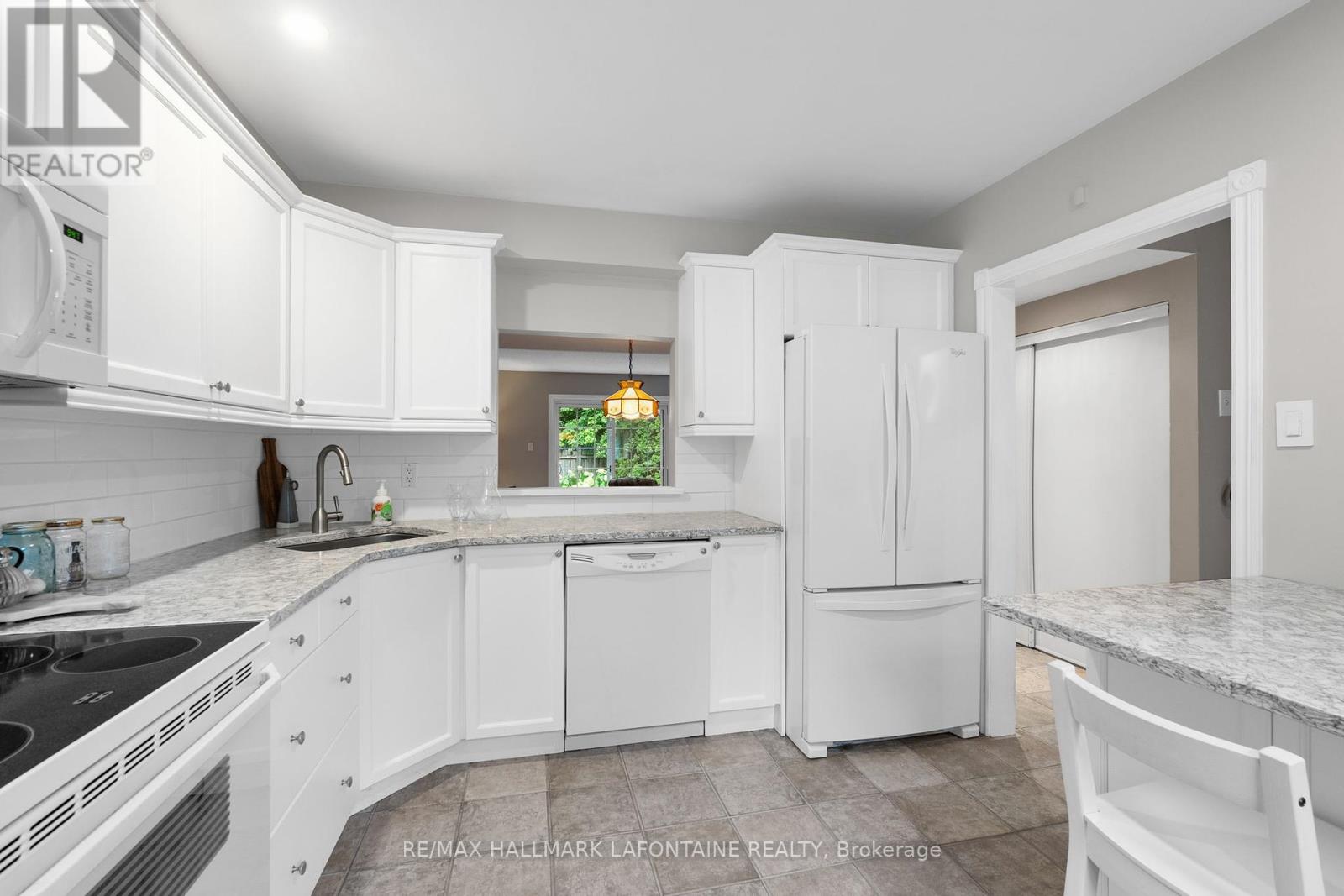 Photo 7 of 876 Walkley Road, Ottawa ON